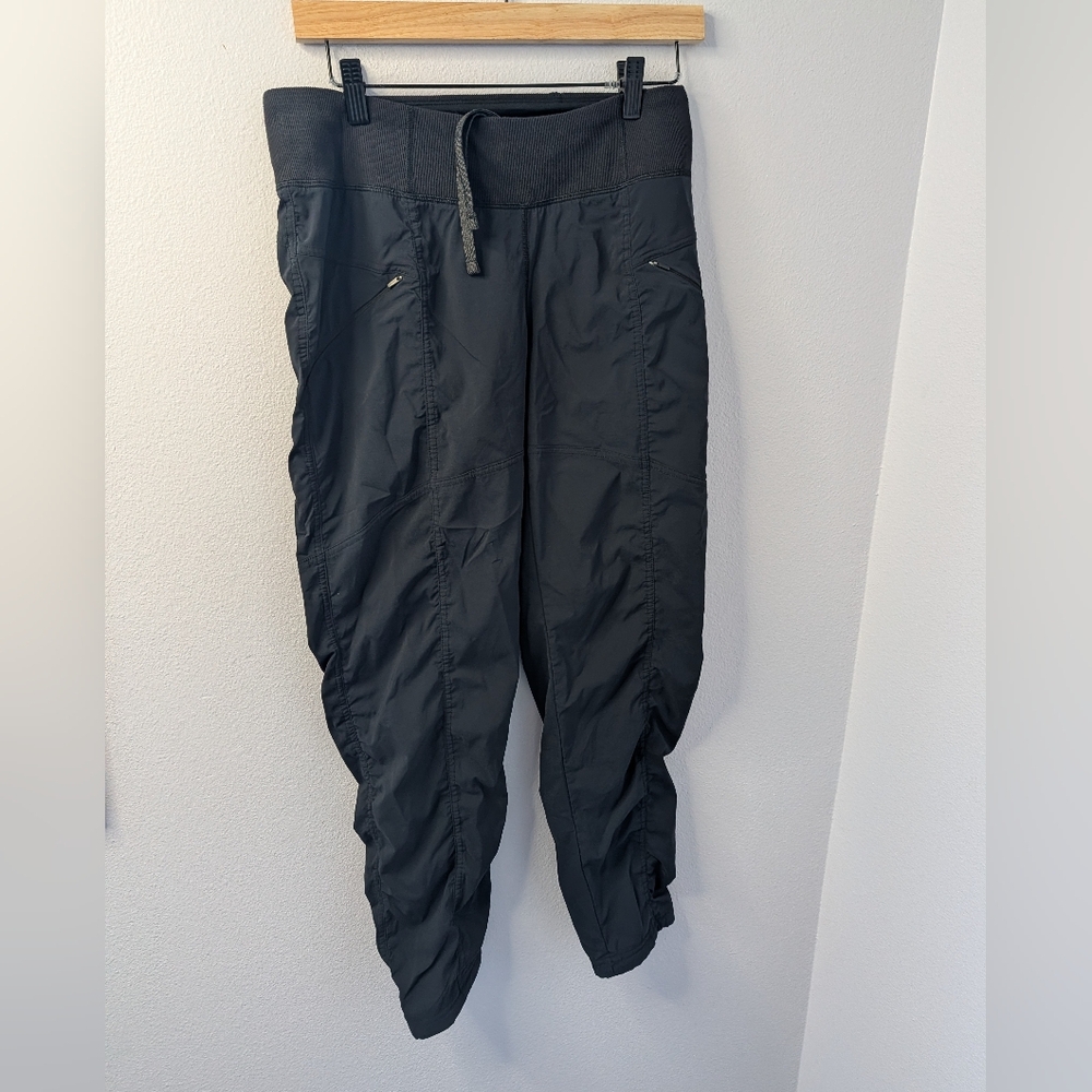 prAna Black Jogger Pants Short Fit Drawstring Waist‎